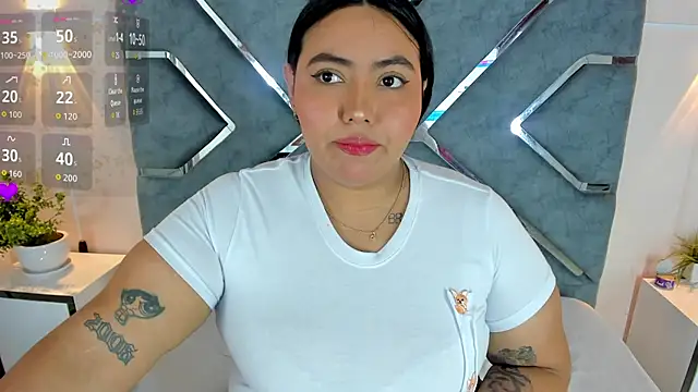 LucciaPorter online show from July 2, 2026, 4:02 pm