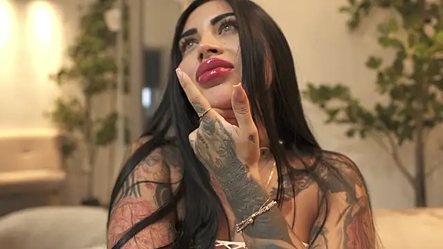 Sofhia cruz online show from June 25, 2026, 9:20 pm