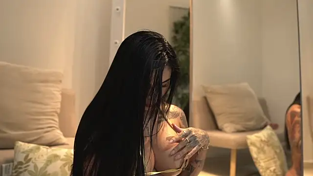 Sofhia cruz online show from June 24, 2026, 10:07 pm