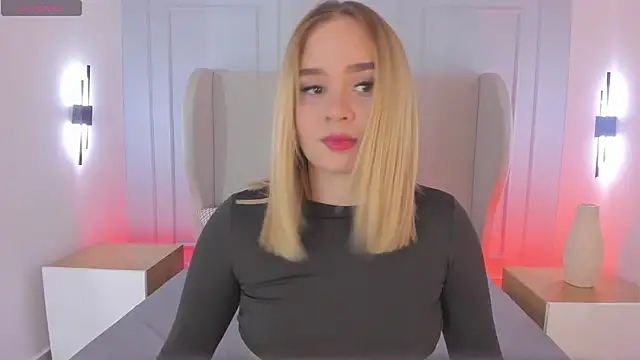 sofia pamela online show from March 18, 2026, 5:47 pm