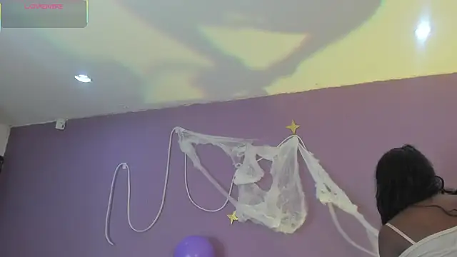 lanna bx online show from October 13, 2025, 7:04 pm