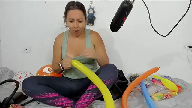 isa loves cum online show from March 26, 2026, 11:24 pm