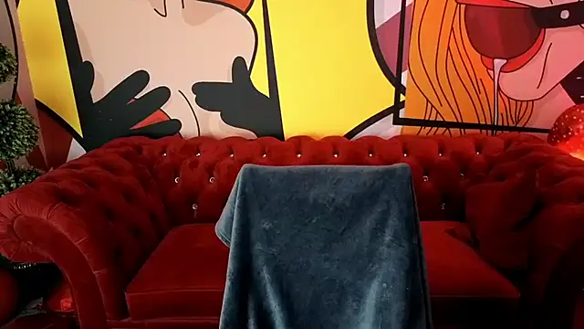 RosieMoons online show from February 18, 2026, 8:27 pm