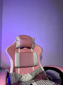 Radiants two online show from October 19, 2025, 4:43 pm