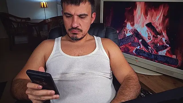 officeman7 online show from February 2, 2025, 4:32 pm