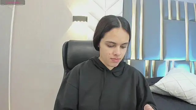 ChloeHarper  online show from July 30, 2026, 11:53 am