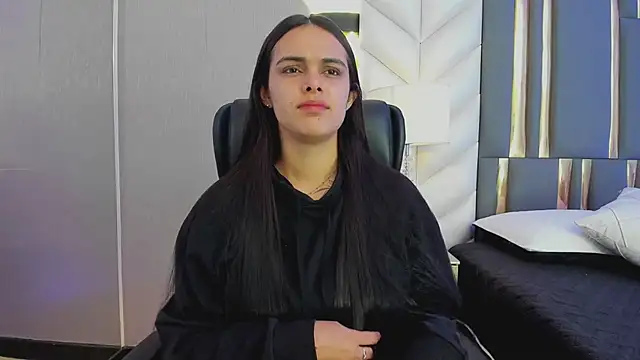 ChloeHarper  online show from June 20, 2026, 11:48 am