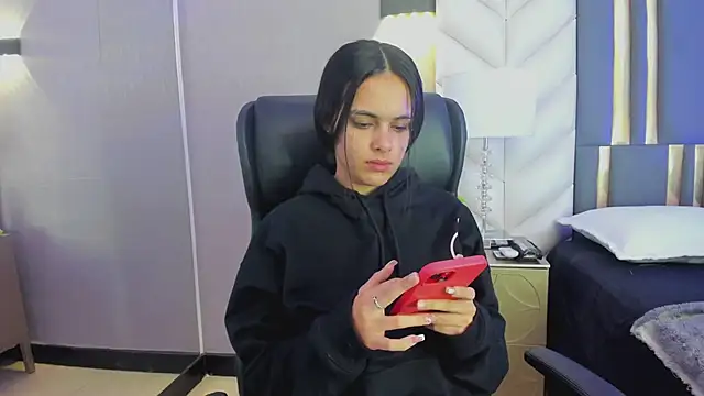 ChloeHarper  online show from February 3, 2026, 11:37 am