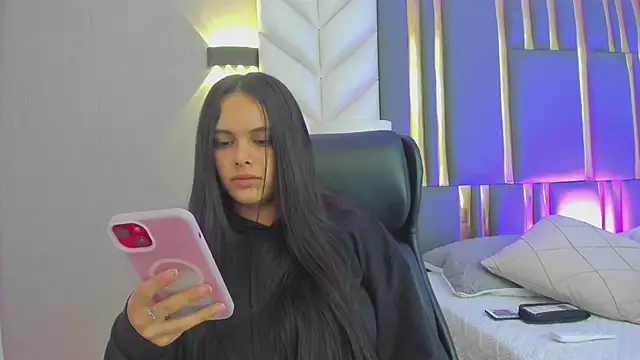 ChloeHarper  online show from July 28, 2026, 12:01 pm