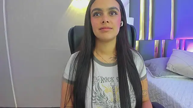 ChloeHarper  online show from July 28, 2026, 4:39 pm