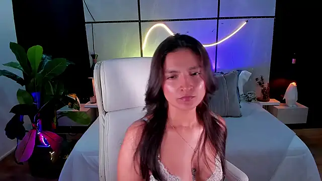 Gia Mazzon online show from October 6, 2025, 7:36 pm