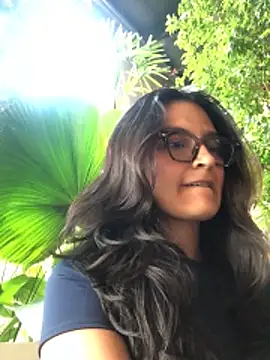 Gia Mazzon online show from April 27, 2026, 5:33 pm