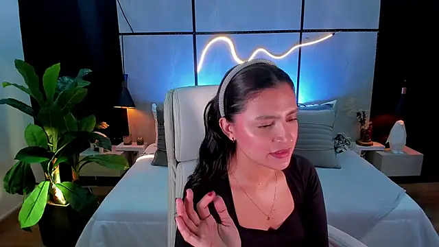 Gia Mazzon online show from September 8, 2025, 4:50 pm