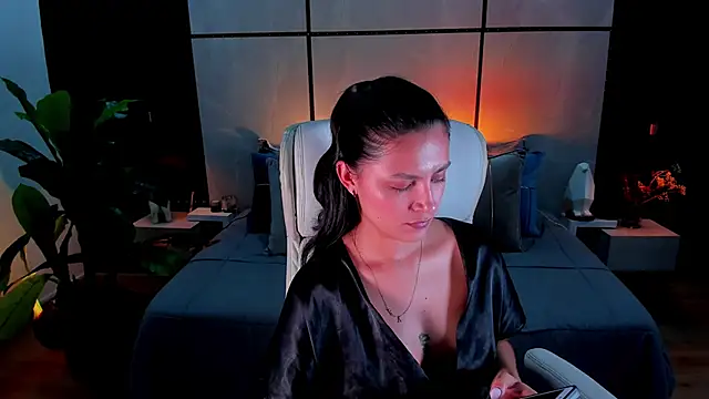 Gia Mazzon online show from March 18, 2025, 9:32 pm