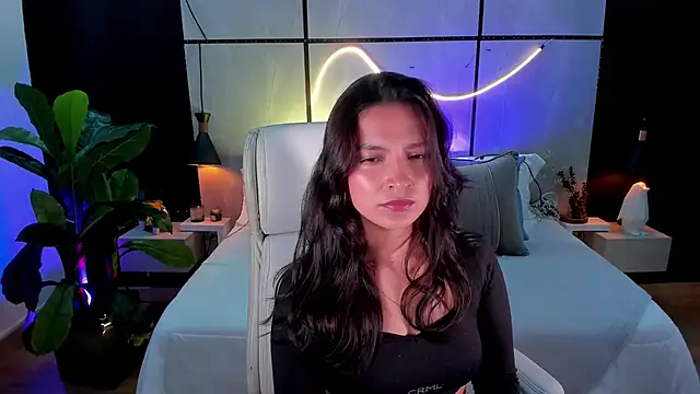 Gia Mazzon online show from September 29, 2025, 4:12 pm