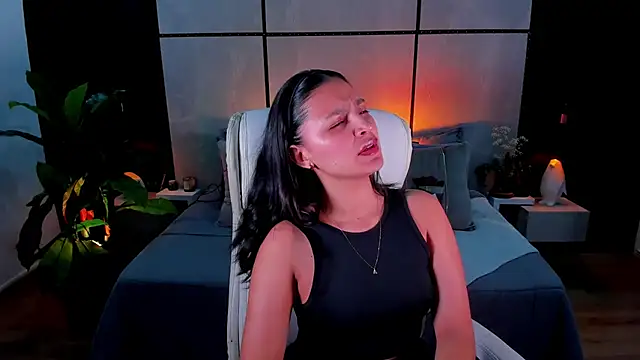 Gia Mazzon online show from March 8, 2025, 3:24 pm