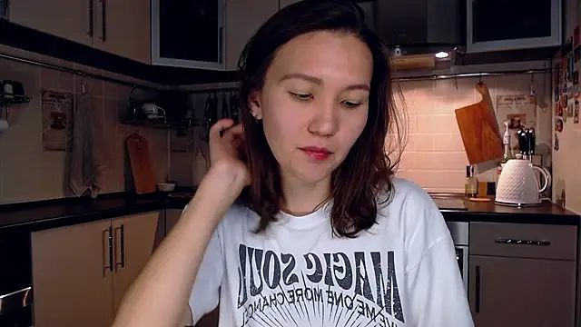 Snapshot of Kelly_Yon chatting on September 16, 2025, 9:38 pm Kelly Yon online show from September 16, 2025, 9:38 pm