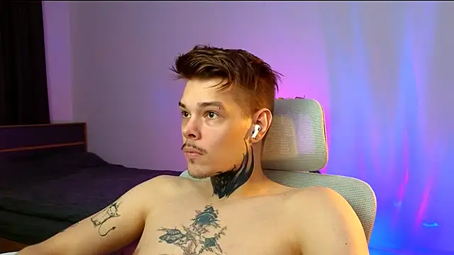 Snapshot of DENIS_HERE chatting on February 17, 2026, 5:10 pm DENIS HERE online show from February 17, 2026, 5:10 pm