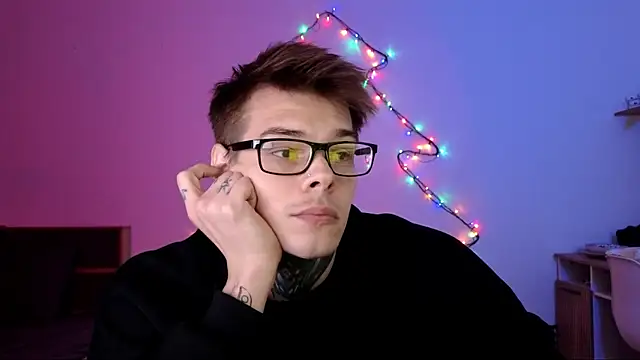 DENIS HERE online show from December 1, 2025, 10:10 pm