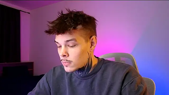 Snapshot of DENIS_HERE chatting on February 13, 2026, 7:58 pm DENIS HERE online show from February 13, 2026, 7:58 pm