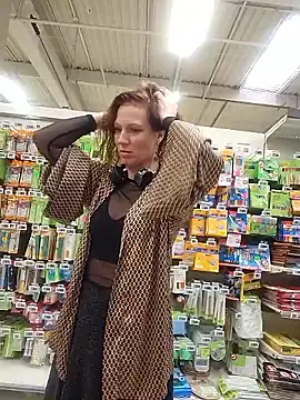 Exhibitionsplit online show from October 30, 2025, 2:25 pm