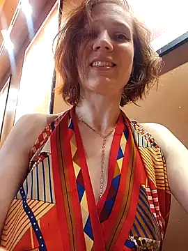 Exhibitionsplit online show from February 15, 2025, 2:44 pm