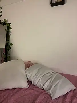 violet-333 online show from September 26, 2025, 9:32 pm