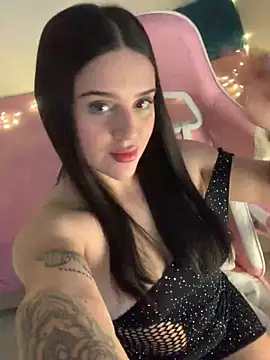 violet-333 online show from February 11, 2025, 2:02 pm