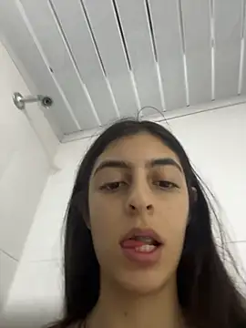 Snapshot of cristel_17 chatting on March 21, 2026, 4:33 pm cristel 17 online show from March 21, 2026, 4:33 pm