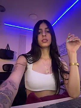 cristel 17 online show from February 28, 2025, 9:55 pm