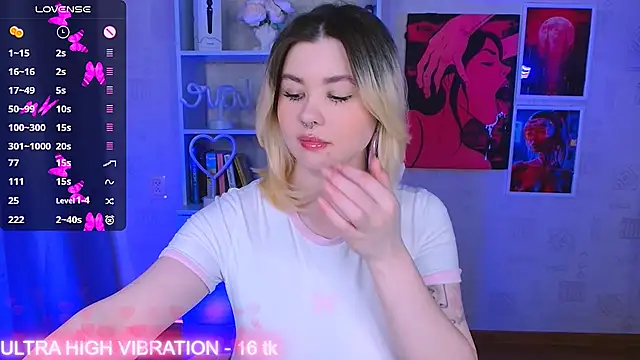 cutie mili online show from March 15, 2025, 11:19 am