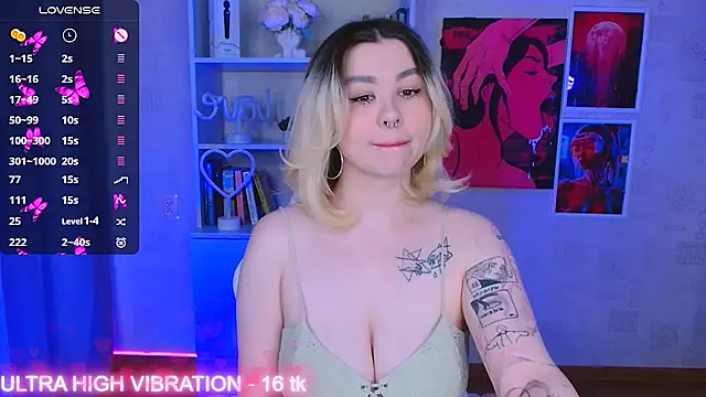 cutie mili online show from March 17, 2025, 11:10 am