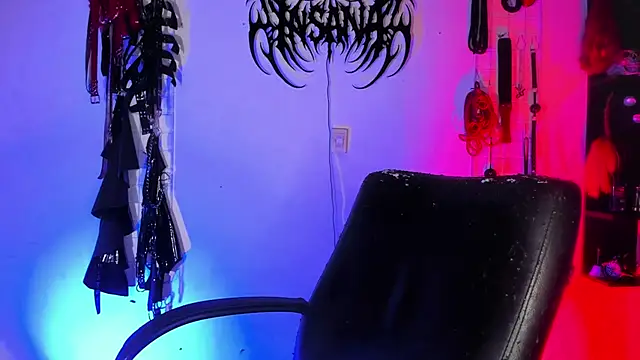 irregular fetish  online show from April 23, 2026, 10:11 pm