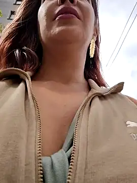 scarlett moore online show from October 6, 2025, 1:45 pm