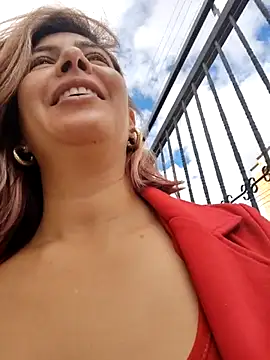 scarlett moore online show from September 24, 2025, 1:06 pm