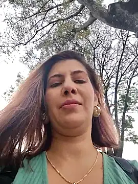 scarlett moore online show from October 25, 2025, 2:39 pm