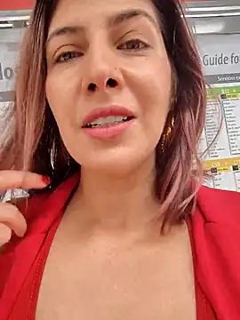 scarlett moore online show from November 28, 2025, 4:29 pm