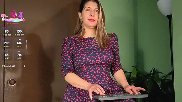 Snapshot of scarlett_moore chatting on July 21, 2026, 4:52 pm scarlett moore online show from July 21, 2026, 4:52 pm