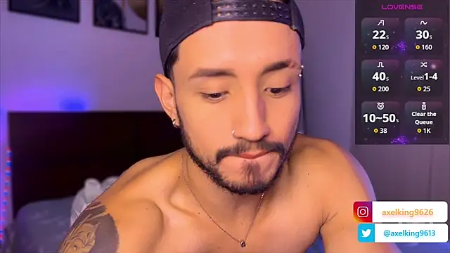 AxelKing1326 online show from April 28, 2026, 2:43 pm