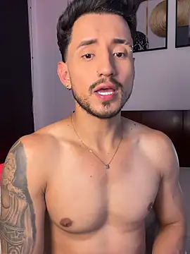 Snapshot of AxelKing1326 chatting on March 8, 2026, 2:04 am AxelKing1326 online show from March 8, 2026, 2:04 am