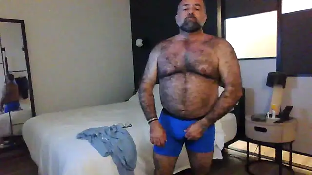 Snapshot of chainjulious chatting on April 28, 2026, 4:44 pm chainjulious online show from April 28, 2026, 4:44 pm