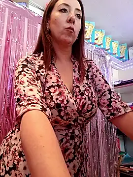 Mia Novikov online show from June 18, 2026, 6:24 pm