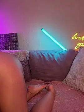 xxbabyxgiiirlxx online show from June 25, 2026, 10:20 am