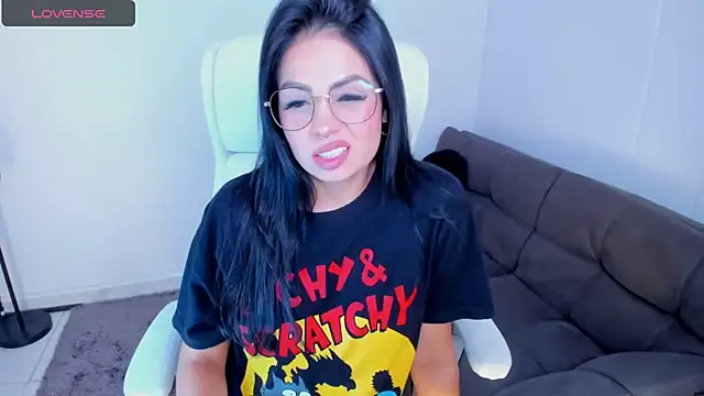 dominique21  online show from March 18, 2025, 5:02 am