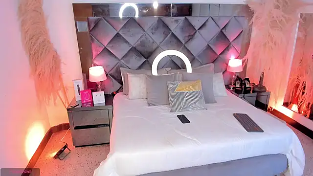 sofhiaa adaams online show from October 14, 2025, 9:47 pm