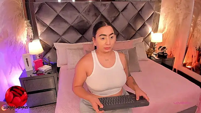 sofhiaa adaams online show from September 22, 2025, 11:11 pm