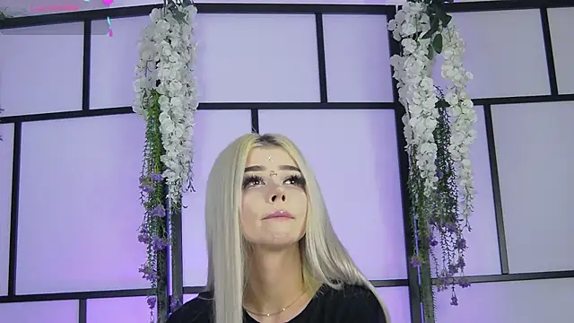 Snapshot of Xenomy chatting on March 19, 2026, 6:46 am Xenomy online show from March 19, 2026, 6:46 am