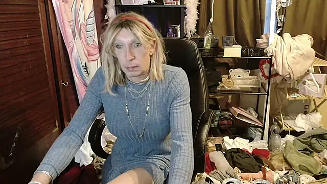 Ombeline1 online show from October 25, 2025, 4:51 pm