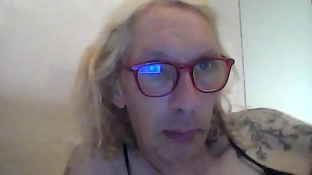 Ombeline1 online show from July 12, 2026, 10:21 pm