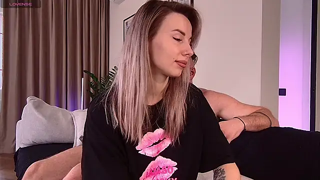 niki7377 online show from July 7, 2026, 5:32 am